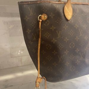 Authentic Louis Vuitton Neverfull MM
